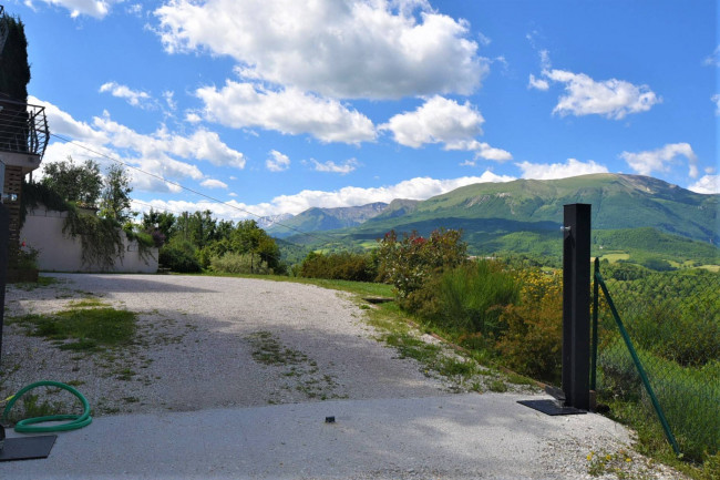 Villa in vendita a Sarnano