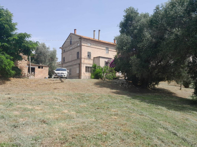 Casa colonica in vendita a Sant'Elpidio a Mare