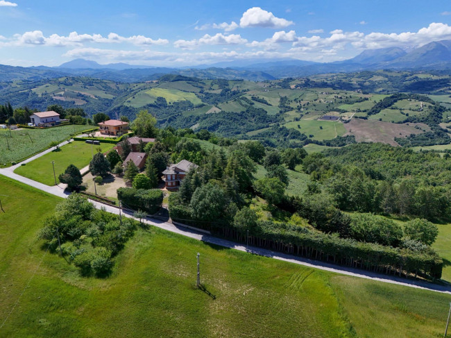 Villetta bifamiliare in vendita a Gualdo