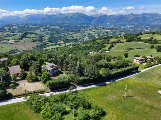 Villetta bifamiliare in vendita a Gualdo