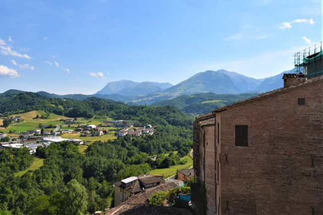 Casa cielo-terra in vendita a Amandola