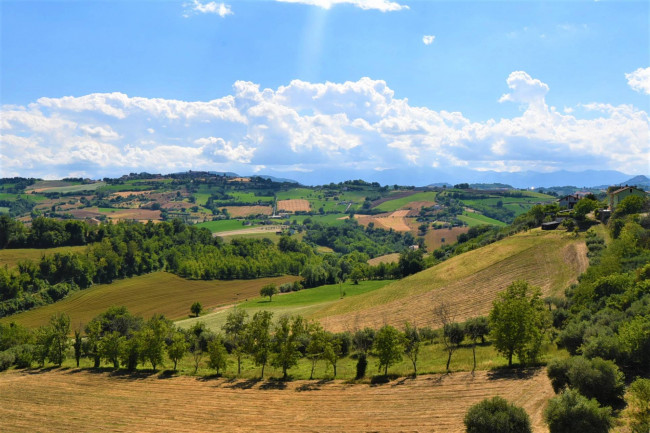 Appartamento in vendita a Monsampietro Morico