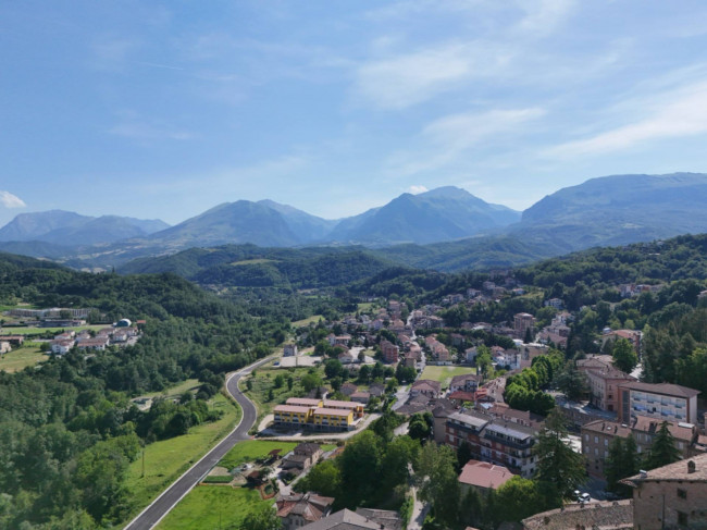 Casa cielo-terra in vendita a Amandola