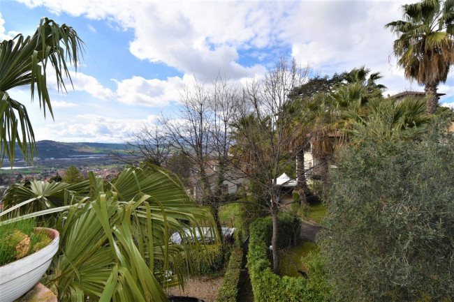 family villa for sale in Colli del Tronto