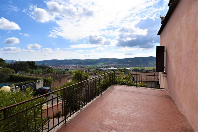 family villa for sale in Colli del Tronto