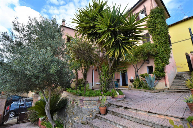 family villa for sale in Colli del Tronto