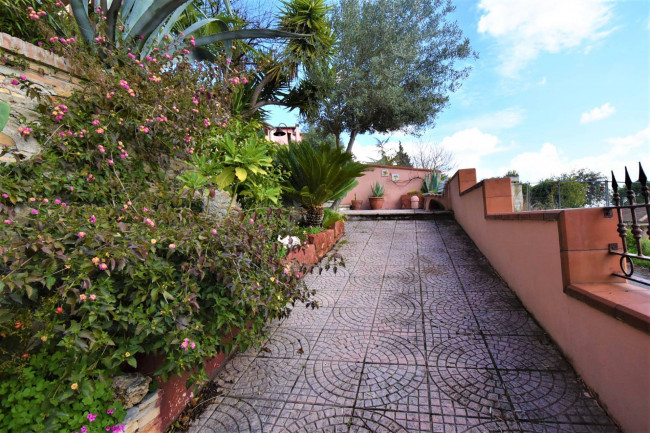 family villa for sale in Colli del Tronto