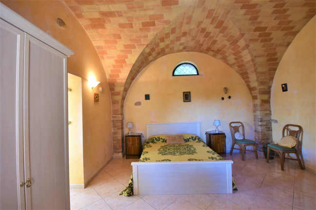 family villa for sale in Colli del Tronto