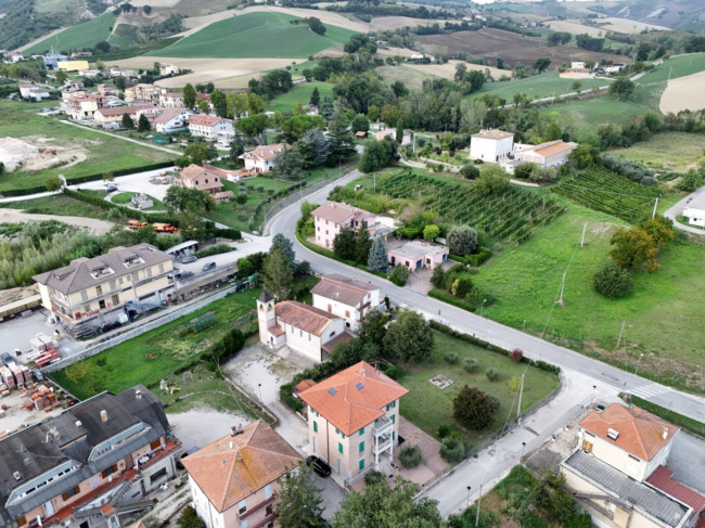 Villa in vendita a Santa Vittoria in Matenano