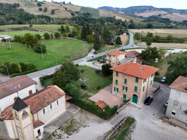 Villa in vendita a Santa Vittoria in Matenano