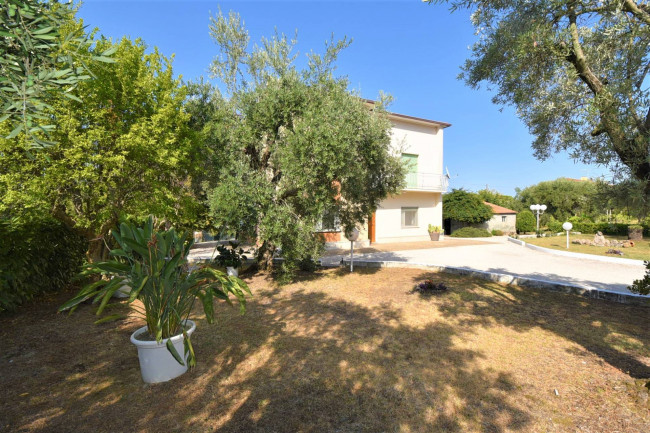 family villa for sale in Montegiorgio