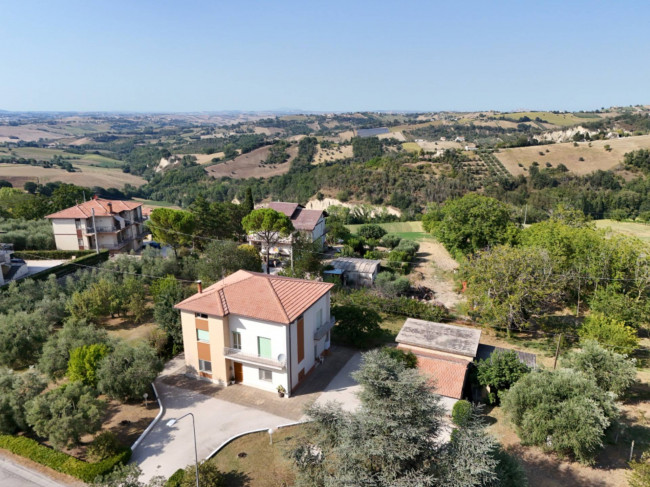 Villetta bifamiliare in vendita a Montegiorgio