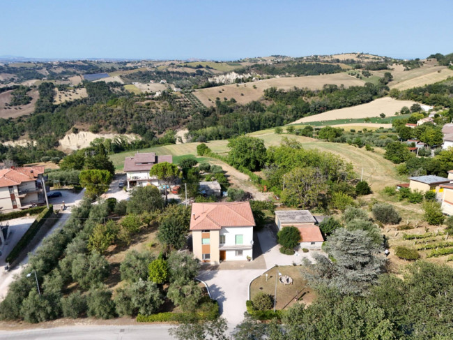 Villetta bifamiliare in vendita a Montegiorgio