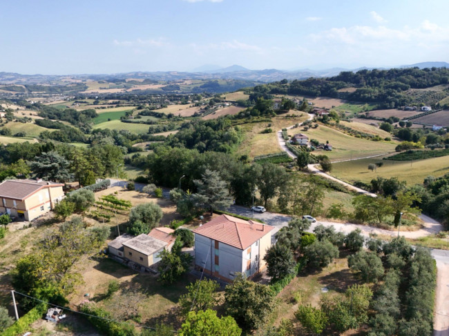 Villetta bifamiliare in vendita a Montegiorgio