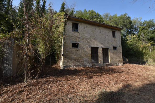 Rustic for sale in Massa Fermana