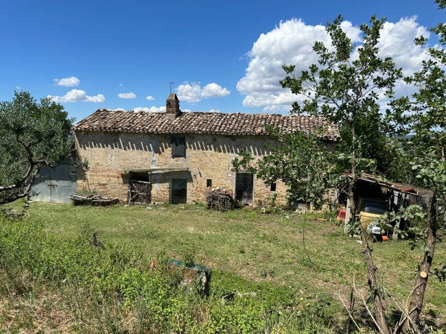 Casa colonica in vendita a Monte Giberto