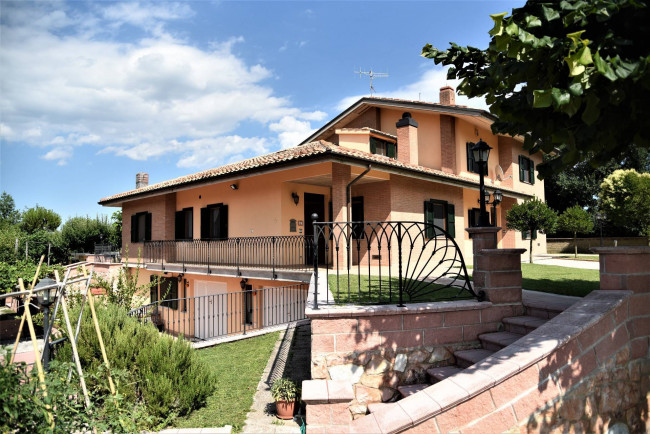 Villa in vendita a Amandola