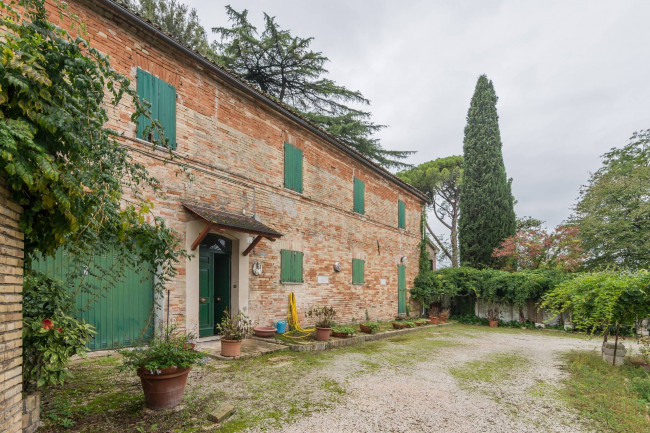 Casa cielo-terra in Vendita a Macerata