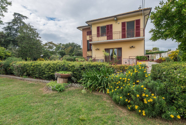 Casa indipendente in vendita a Villa Potenza, Macerata (MC)