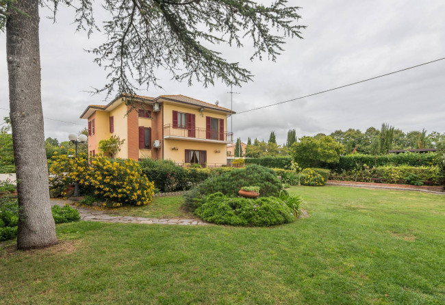 Casa indipendente in vendita a Villa Potenza, Macerata (MC)