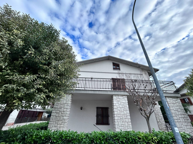 Casa singola in vendita a Montecassiano