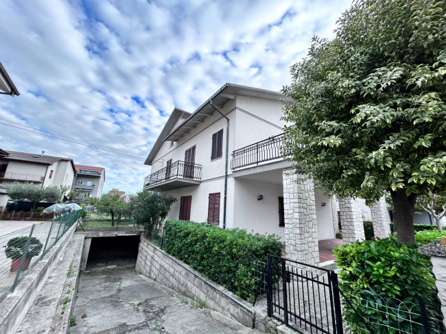 Casa singola in vendita a Montecassiano