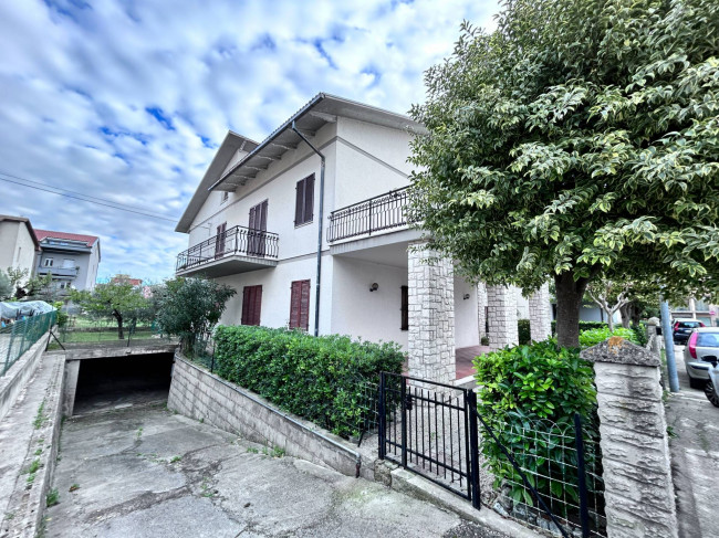Casa singola in vendita a Montecassiano