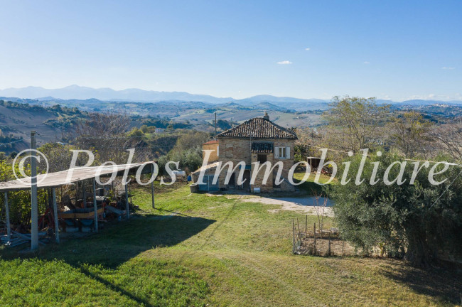 Casale in vendita a Monte San Pietrangeli