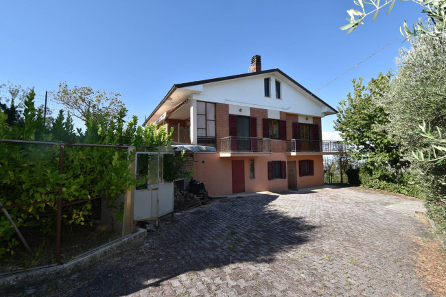 Casale in vendita a Sant'Angelo in Pontano