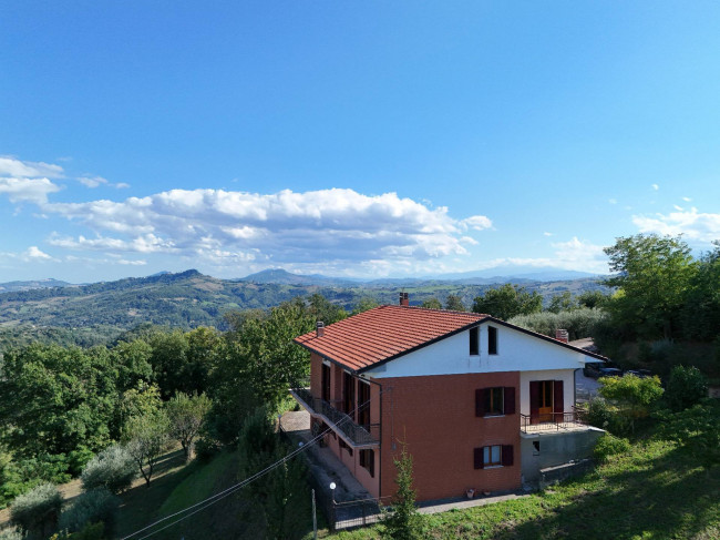 Casale in vendita a Sant'Angelo in Pontano