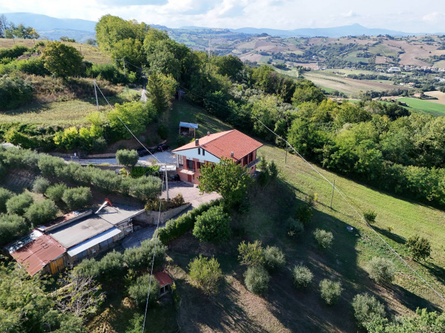 Casale in vendita a Sant'Angelo in Pontano