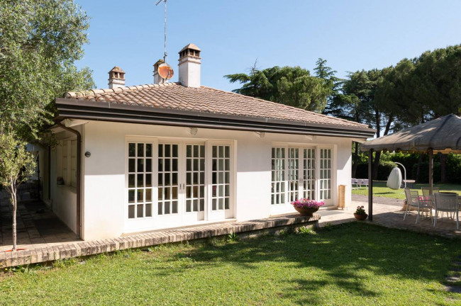 Villa in vendita a Civitanova Marche
