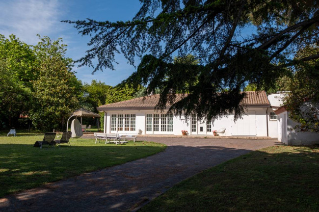 Villa in vendita a Civitanova Marche