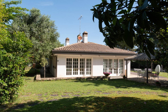 Villa in vendita a Civitanova Marche