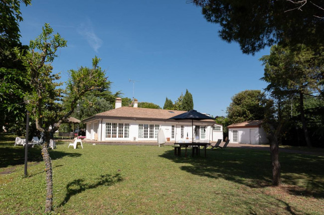 Villa in vendita a Civitanova Marche