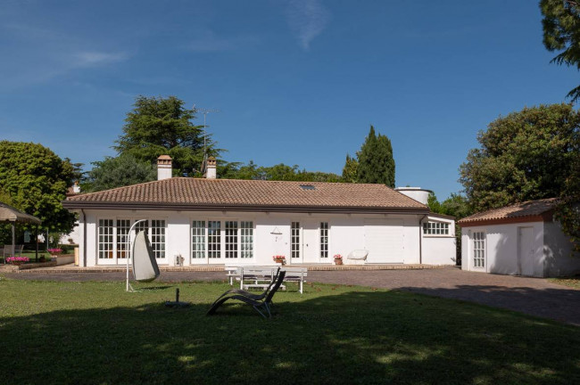 Villa in vendita a Civitanova Marche