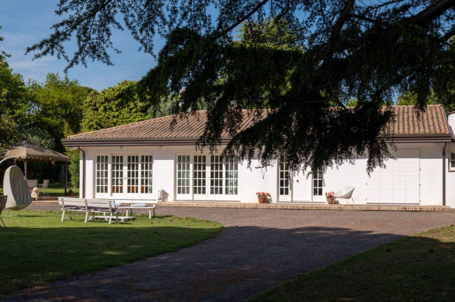 Villa in vendita a Civitanova Marche