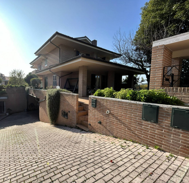 Villa in vendita a Civitanova Marche