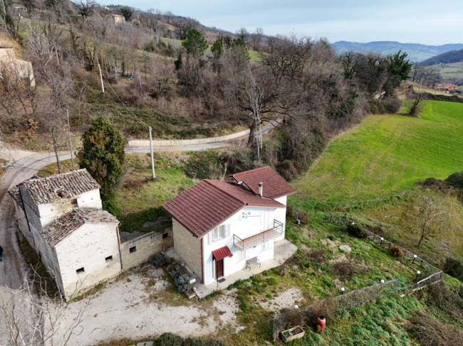 detached House for sale in Montefalcone Appennino