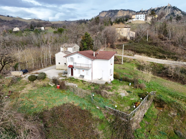 detached House for sale in Montefalcone Appennino