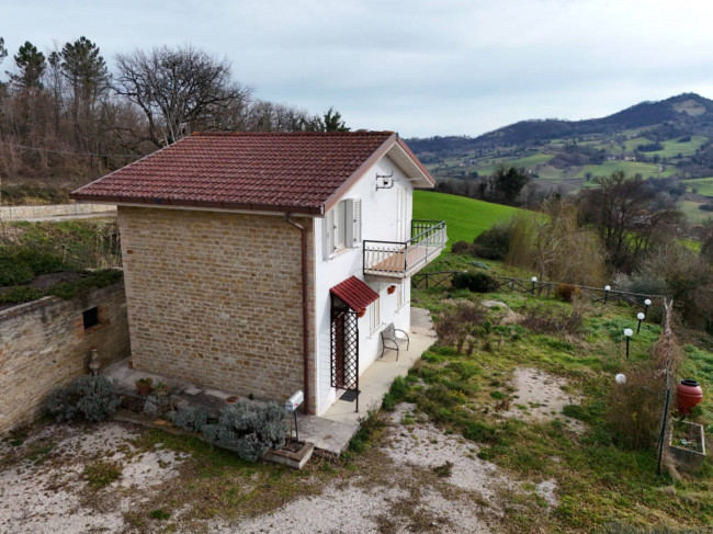 detached House for sale in Montefalcone Appennino