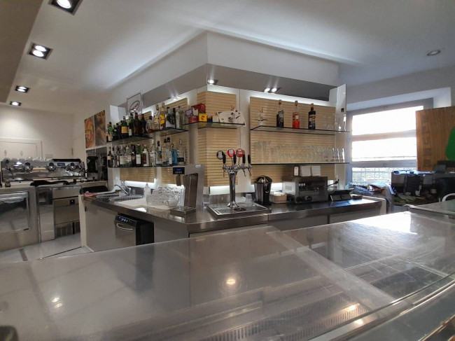 Attività commerciale in vendita a Porto San Giorgio