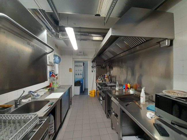 Attività commerciale in vendita a Porto San Giorgio