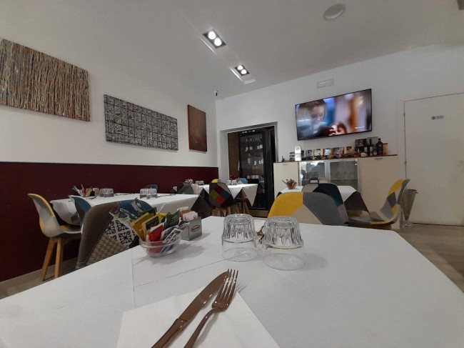 Attività commerciale in vendita a Porto San Giorgio