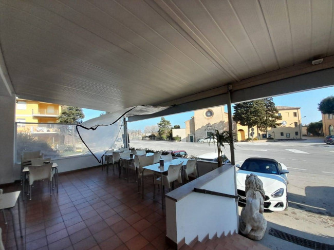 Attività commerciale in vendita a Porto San Giorgio