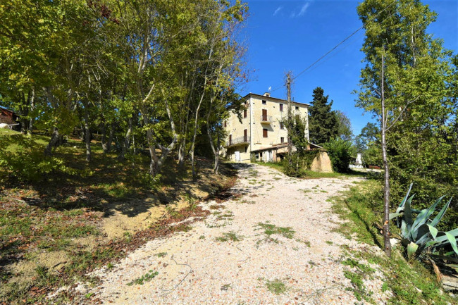 Casale in vendita a Penna San Giovanni