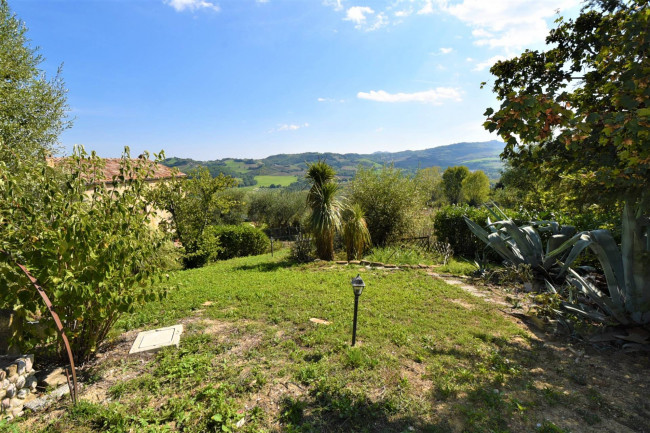 Casale in vendita a Penna San Giovanni