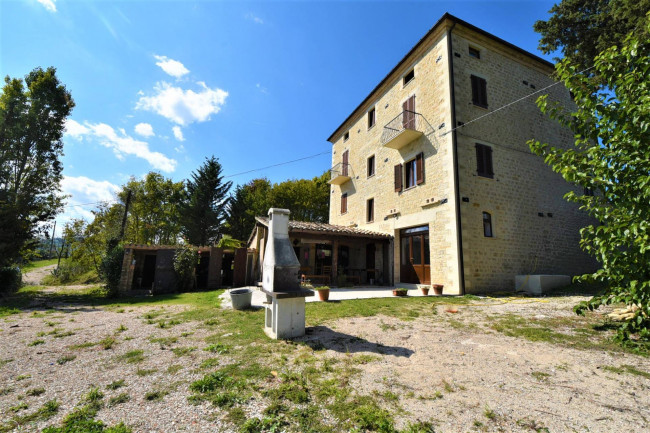 Casale in vendita a Penna San Giovanni