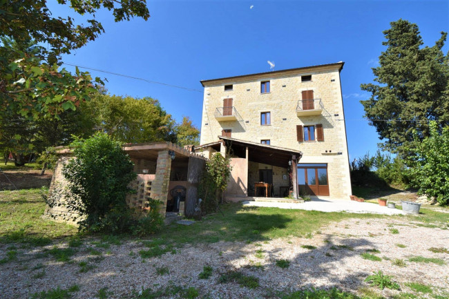 Casale in vendita a Penna San Giovanni