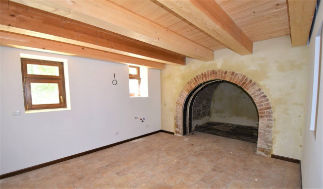Casale in vendita a Penna San Giovanni